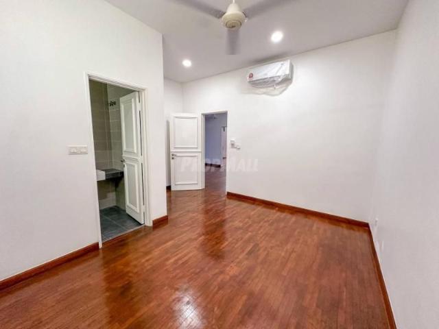 Corner Lot 3 Storey Semi D Jacaranda, Garden Residence Cyberjaya
