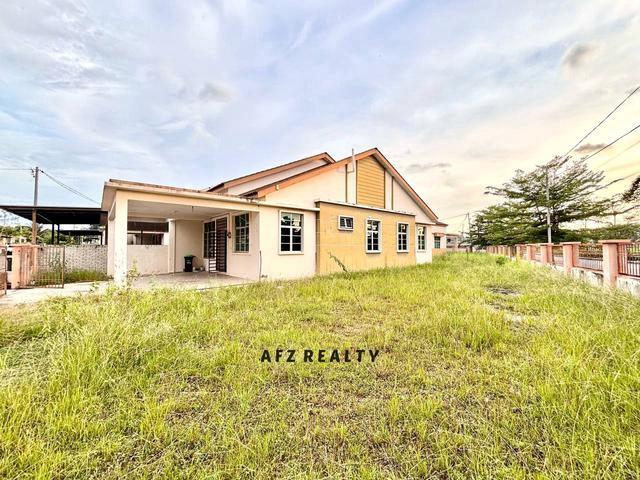 Corner Lot 4402 sqft Taman Lurik Indah