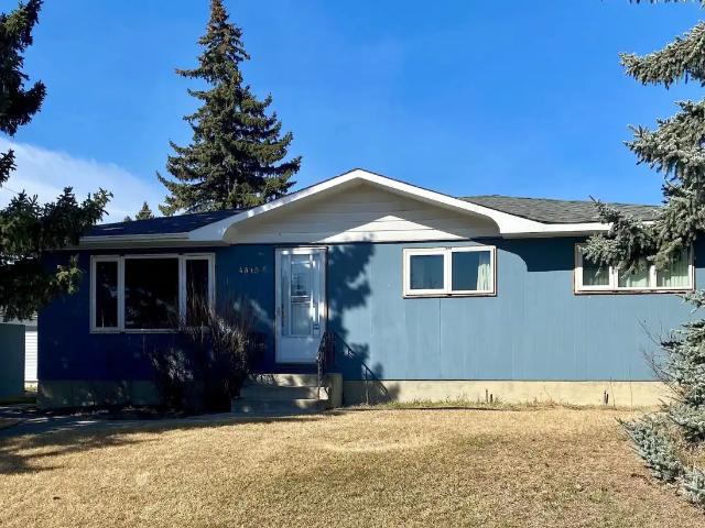 Corner Lot 8 min to downtown. 7 Min to the Airport