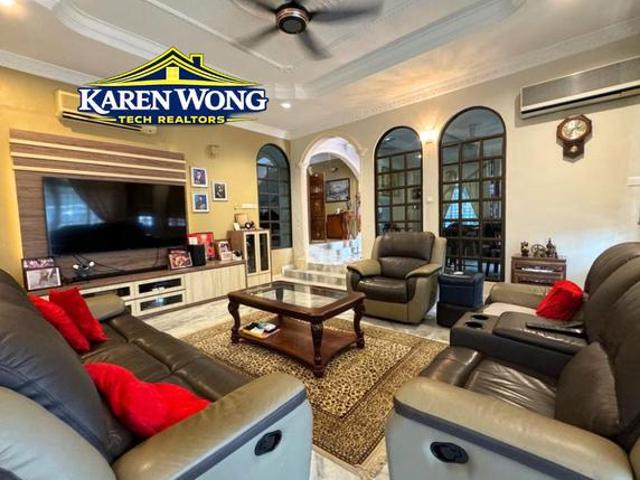 CORNER LOTRENOVATED TAMAN CEMPAKA KOLAM AIR 25 Storey BUNGALOW