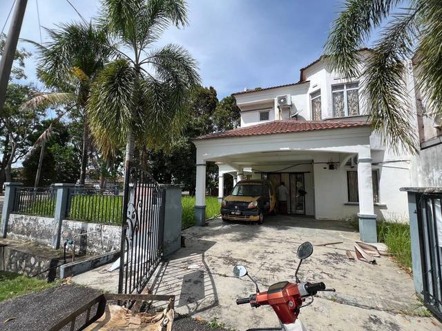 Corner LotTaman Merdeka 2 Storey Big Land Melaka