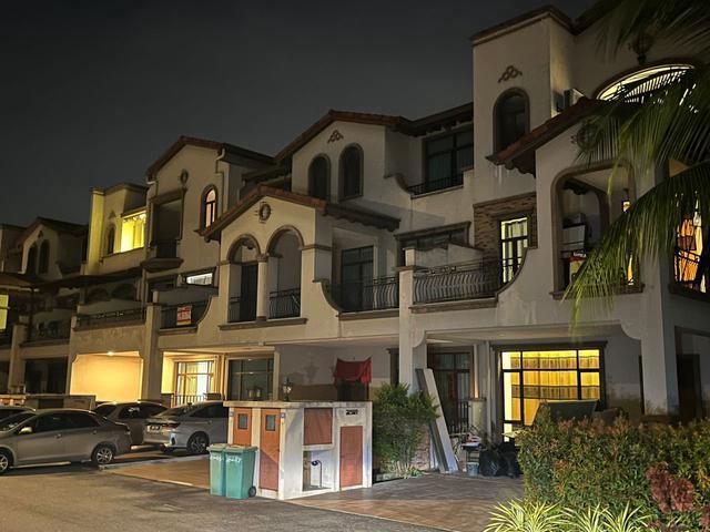 Corner Land 4433sqft 3sty Diamond City Valencia Semenyih Broga
