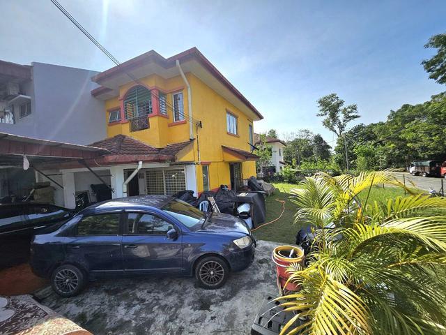CORNER LEP 1 Taman Lestari Putra Seri Kembangan Terrace House