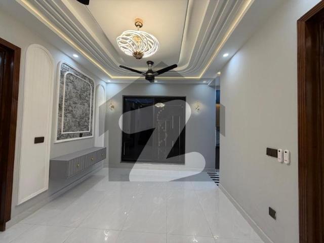 Corner Mdren Design House Available For Sale Most Primum Location Solid Construction All Facilities Available Here. Central Park Housing Scheme