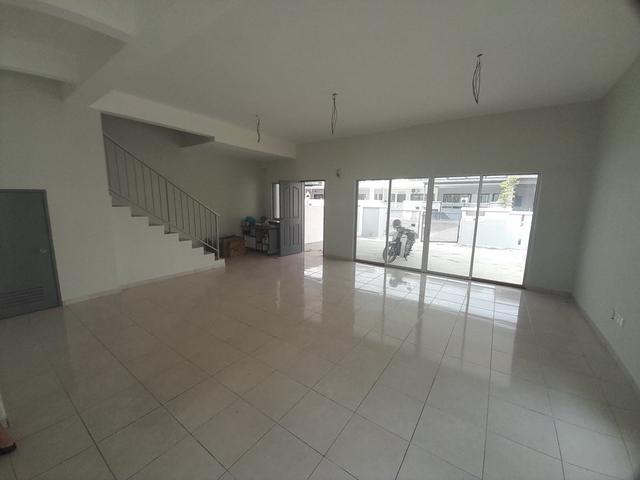 Corner New 2 sty House Taman Bukit Mantin Sri Gading Jelutong Cerana
