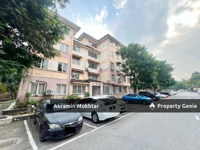 [Corner] Saujana Apartment, Damansara Damai
