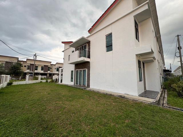 Corner Saujana KLIA 2 Storey House Extra Land In Kota Warisan Sepang