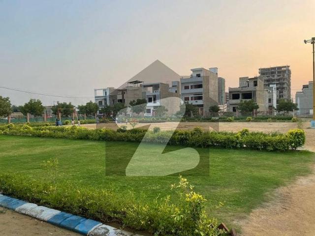 Corner Sector 31 Punjabi Saudagar City Phase 2 Residential Plot Sized 120 Square Yards Is Available