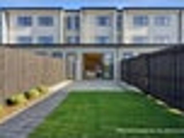 Corner Section Freehold 3 Level Townhouse