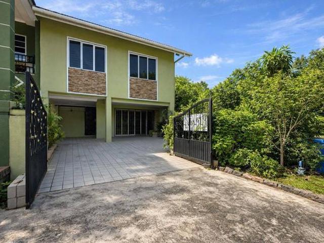 CORNER Seksyen 4 Shah Alam 2 Storey Terrace House FULL RENO