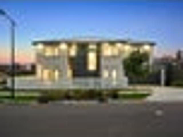 Corner Site Luxury with Flexible Family Living