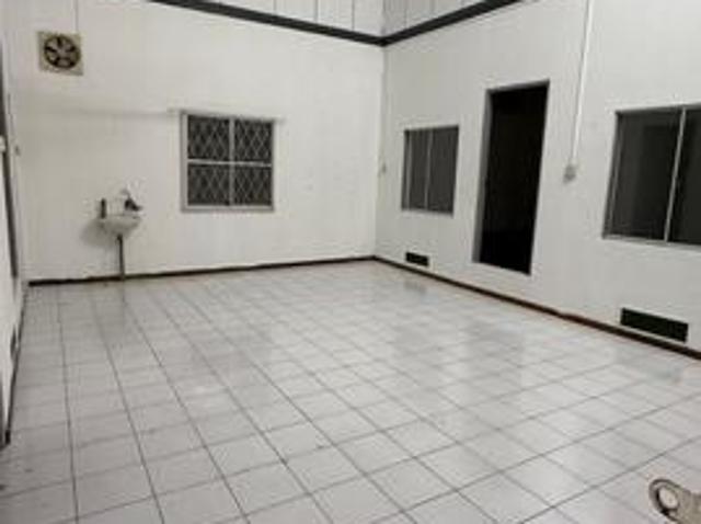 Corner single storey house at Lok kawi kinarut