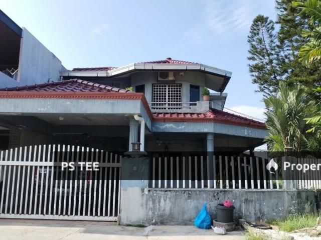 Corner spaious 2 Storey