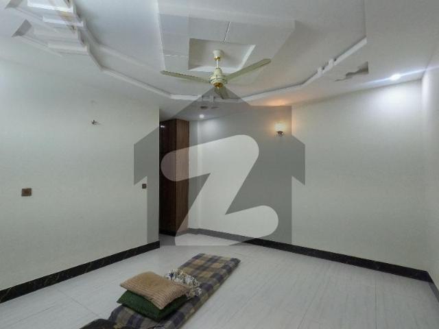 Corner Stunning 14 Marla House In G 13/2 Available G 13/2