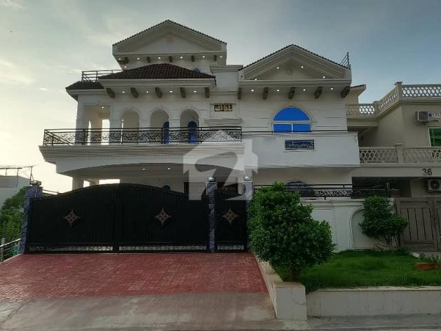 Corner Stunning 14 Marla House In G 13/2 Available