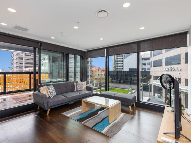Corner Position Sunny Furnished Modern