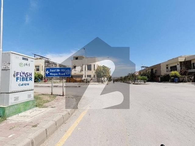 Corner Plot Easy To Access Main Road