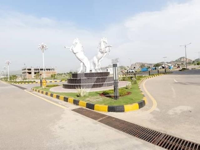 Corner Residential Plot Of 1250 Square Feet Available For sale In Faisal Hills Block B