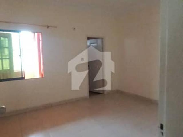 Corner west open in good location of gulshan e iqbal