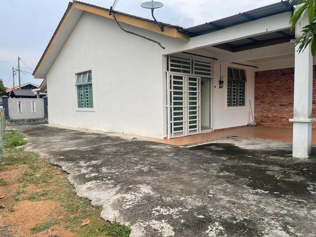 Corner Taman Tanjung Minyak Jaya Melaka teres setingkat untuk dijual