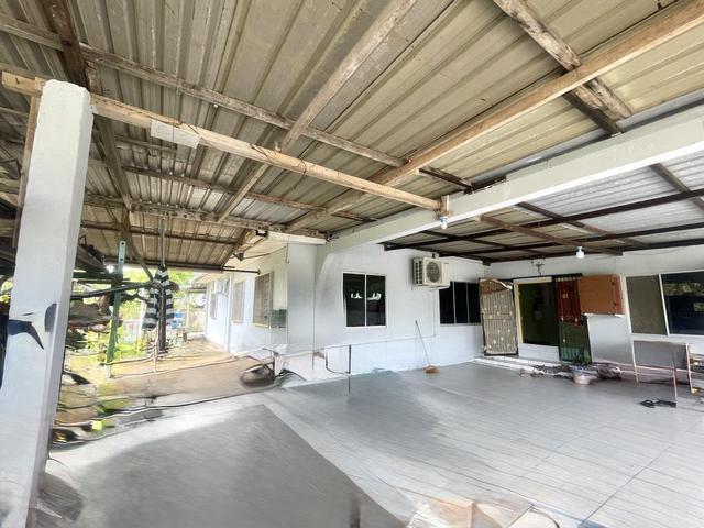 CORNER Teres Setingkat BATU 18
