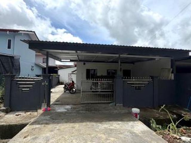 CORNER Teres Setingkat BATU 18