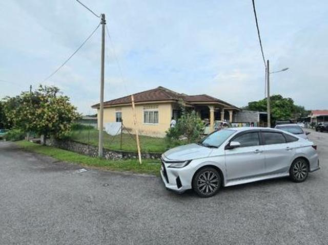 Corner Teres setingkat Taman Jati Indah Simpang Ampat Alor Gajah