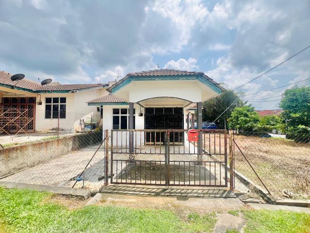 CORNER Teres Setingkat Taman Seri Pelangi Rembia Alor Gajah Melaka
