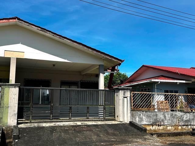 CORNER Teres Setingkatt BATU 13