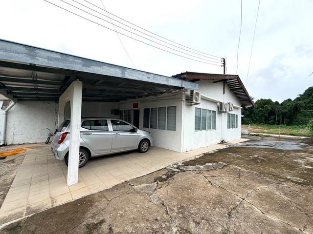 CORNER Teres Setiingkat MALIHAH
