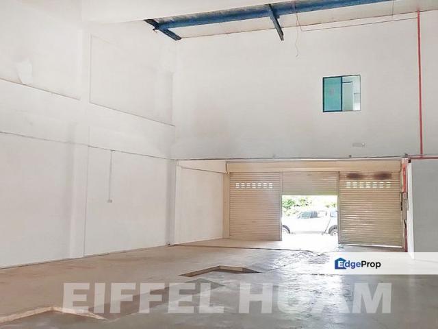 Corner Terrace 1.5 Storey Light Industrial @ Teluk Kumbar For Rent