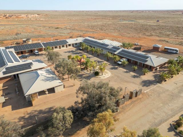 CORNER THE MARKET WITH COOBER PEDY'S LARGEST PARK AND A 28 KEY MOTEL! | Resort Brokers ID: FH009137