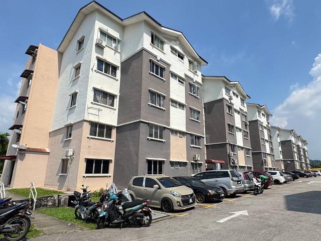 CORNER UNIT 1ST FLOOR Rose Apartment Saujana Utama Sungai Buloh