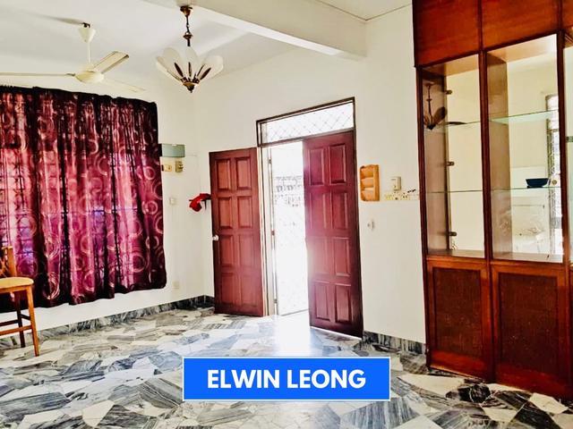 CORNER UNIT 2STY Terraces Mount Erskine 2200sf FULLY RENOVATED