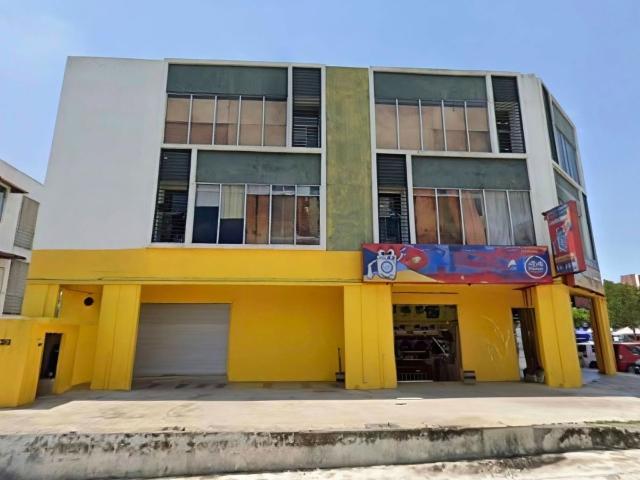 Corner Unit 3 Storey Shop Lot Saujana Rawang, Selangor For Sale