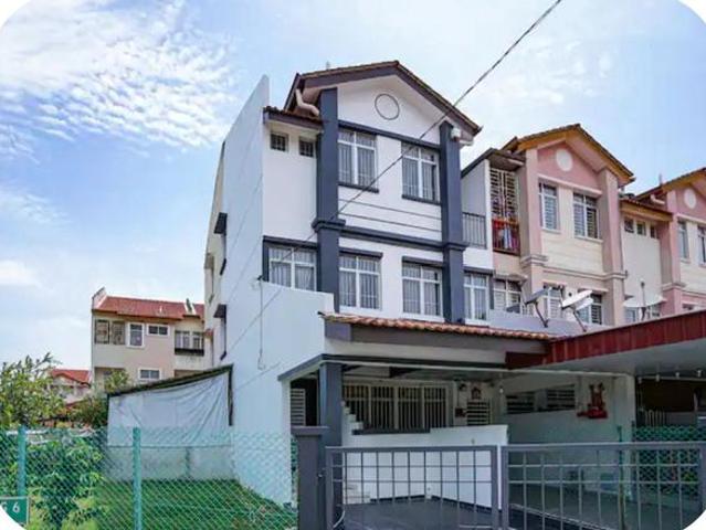 Corner Unit TownhouseTaman Desa Titi PanjangFurnish Renovated