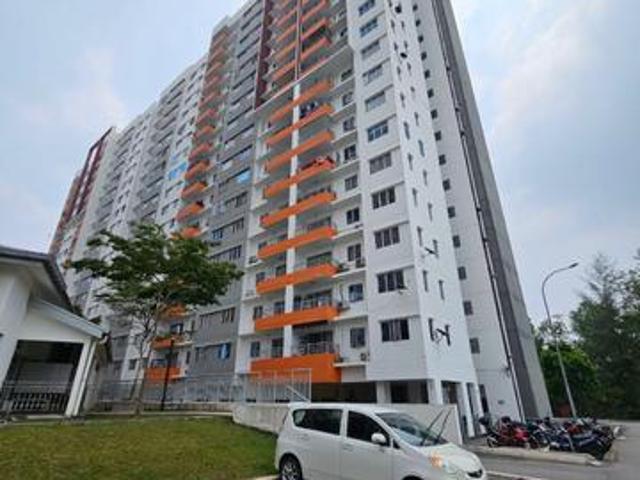 Corner unit Apartment Gapura Bayu Jade Hill Kajang Selangor