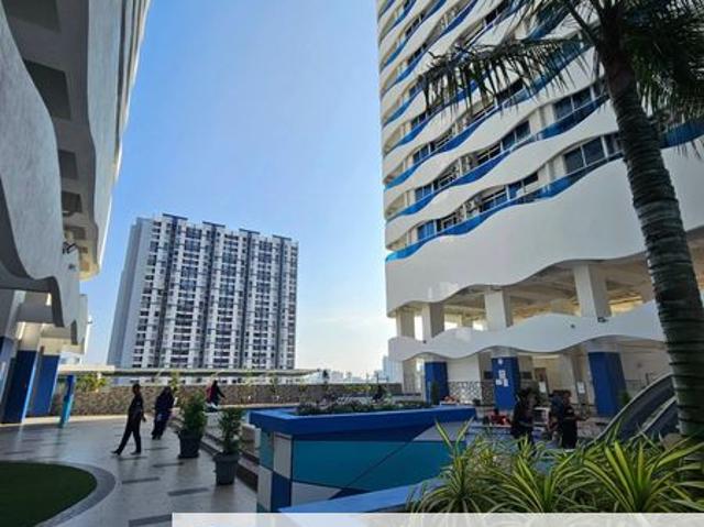 Corner Unit Apartment in City Centre for Sale