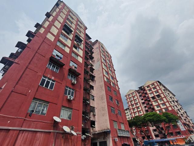 CORNER UNIT Flat Desa Mentari Taman Medan Petaling Jaya