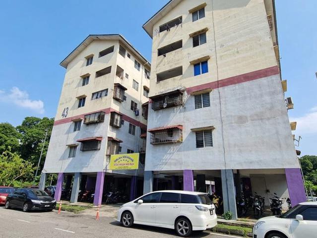 Corner Unit Flat PKNS Seksyen 7 Shah Alam