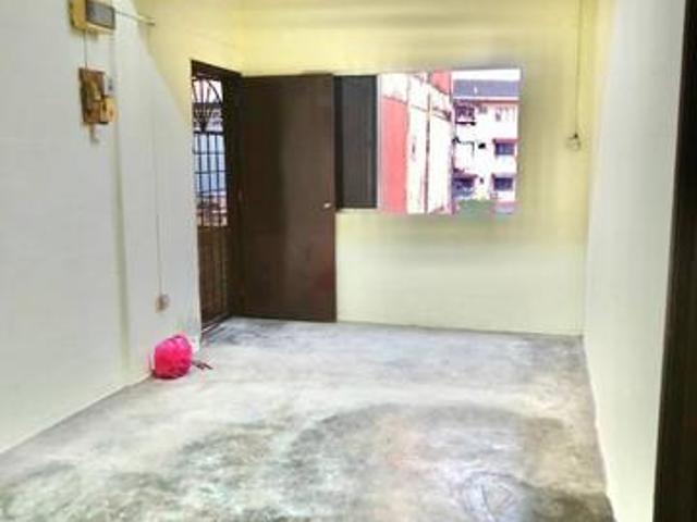 CORNER UNIT Flat Taman Desaria Fasa 1 PJS 5 Petaling Jaya untuk DIJUAL