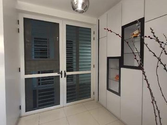 Corner unit Fully Renovated House