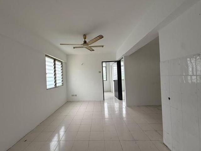 Corner Unit Green Garden Hill View Quiet Well Maintained Keys On Hand
