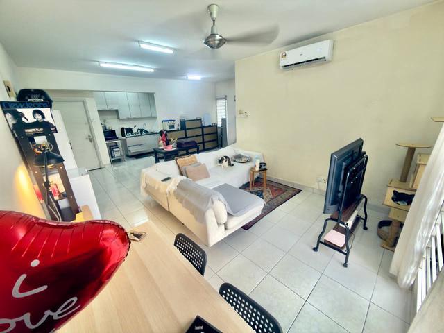 Corner Unit Level 8 2 CP di Pelangi Damansara Sentral Damansara