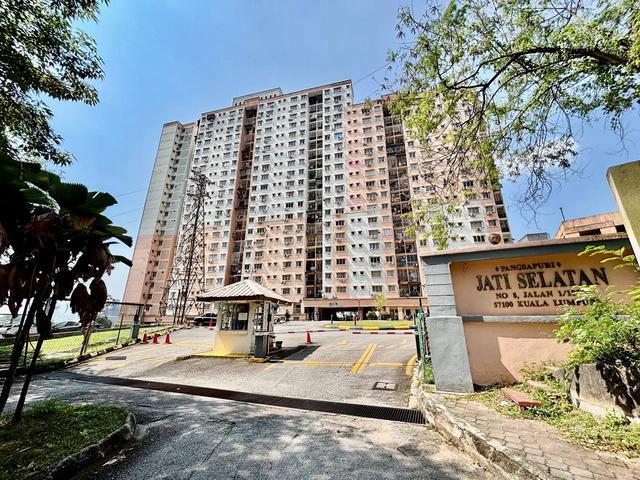 CORNER UNIT Pangsapuri Jati Selatan Desa Petaling KL