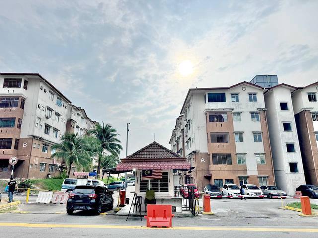 CORNER UNIT Pangsapuri Seri Mawar Bandar Seri Putra Bangi