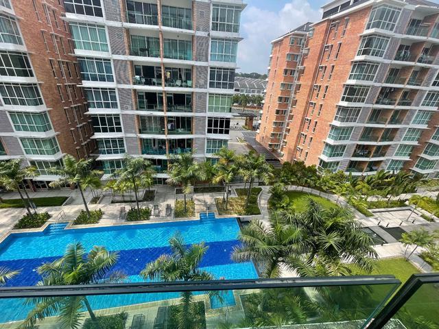 Corner Unit Sg Long Residence with Nice Pool view Nearby UTAR Colleg