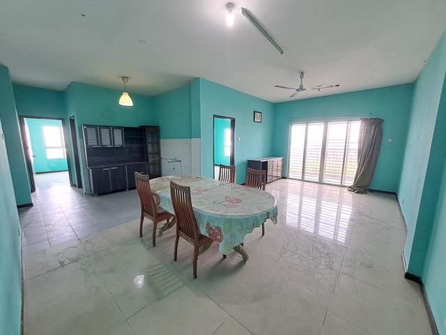 Corner Unit Servis Apartment Suri Puteri Seksyen 20 Shah Alam