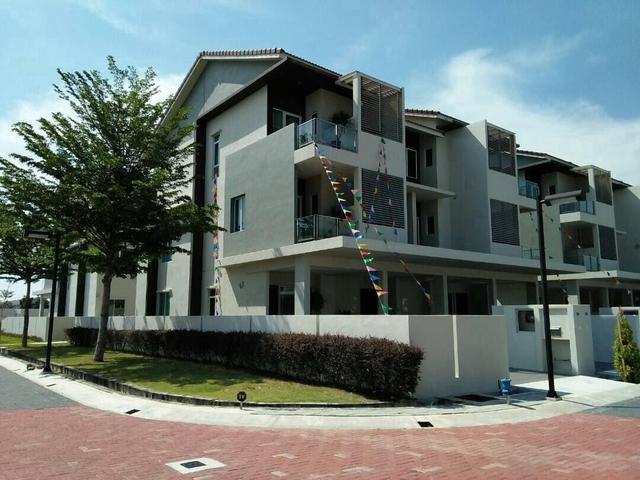 Corner Unit Simpang Ampat Villa Raintree For Rent With Fully Furnished
