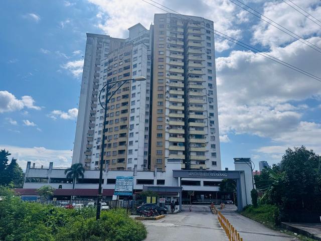 CORNER UNIT SIZE BESAR MAGNA VILLE CONDO SELAYANG WITH 2 CAR PARKs